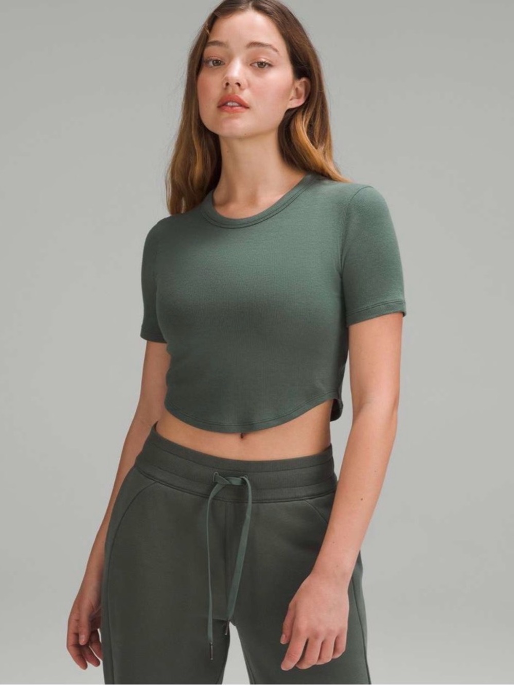 Lululemon Women’s Hold Tight Cropped T-Shirt in Dark Forest